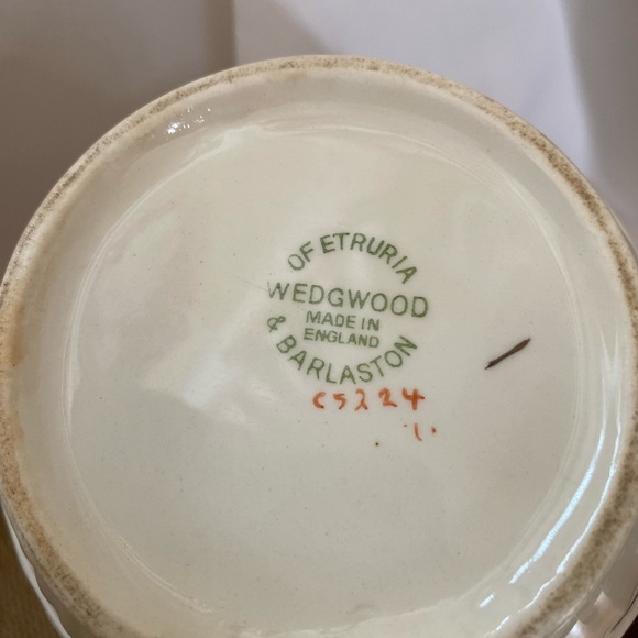 Vintage Wedgewood pitcher, white with silver, fox hunting scene with dog handle, - Picture 11 of 13